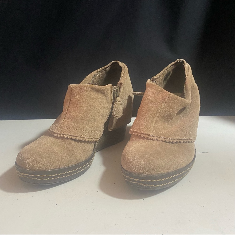 Dr. Scholl’s Tan Suede Booties